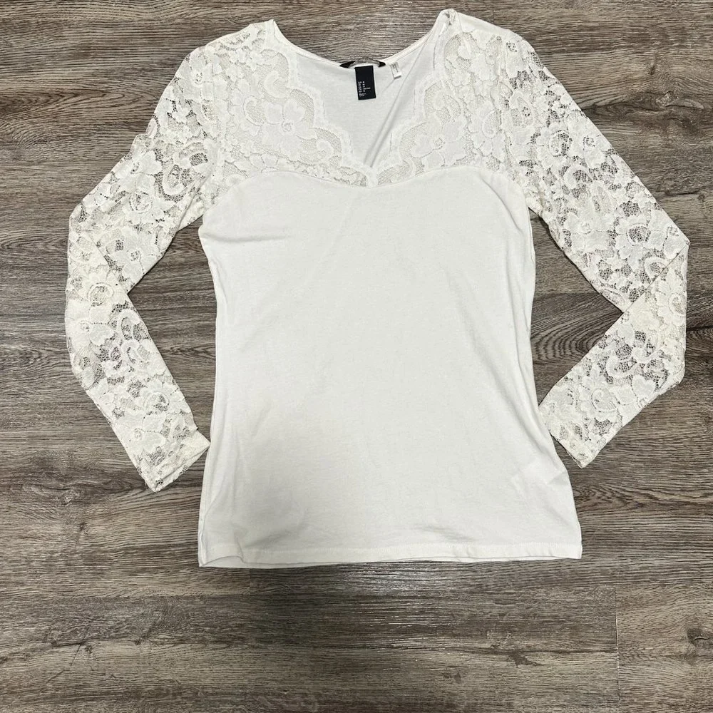 Bundle of Women's Medium (Size M) Clothing Tops/ Sweaters/ Jackets - Picture 14 of 15